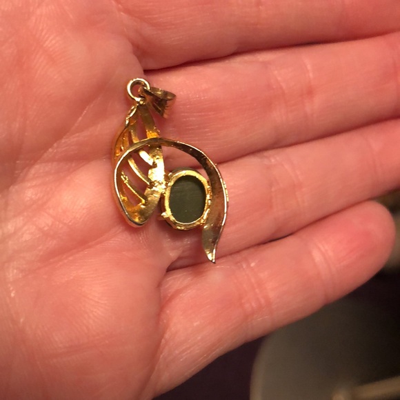 Faux Gold & Genuine Jade Pendant - Picture 7 of 8